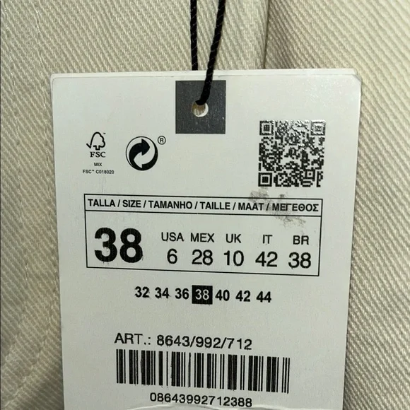 Zara Slouchy Jeans Black Label High Waist Pleated Cream Cropped - Size 6 NWT - Picture 4 of 12